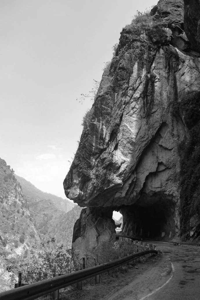 Traditional mountain homestay exterior in Shudarang, Kinnaur