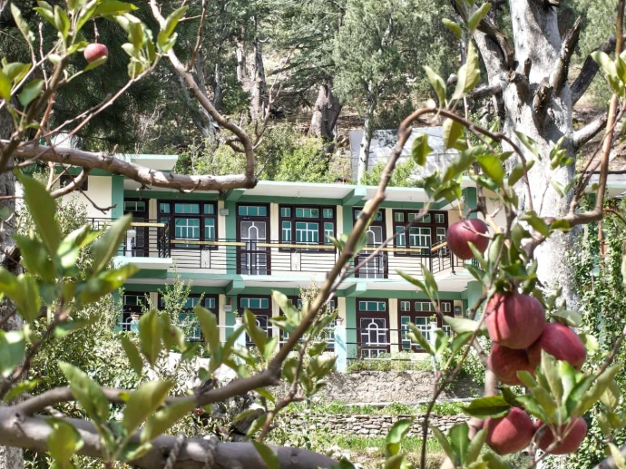 Exterior view of The Homgarang Abode homestay in Shudarang, Kinnaur