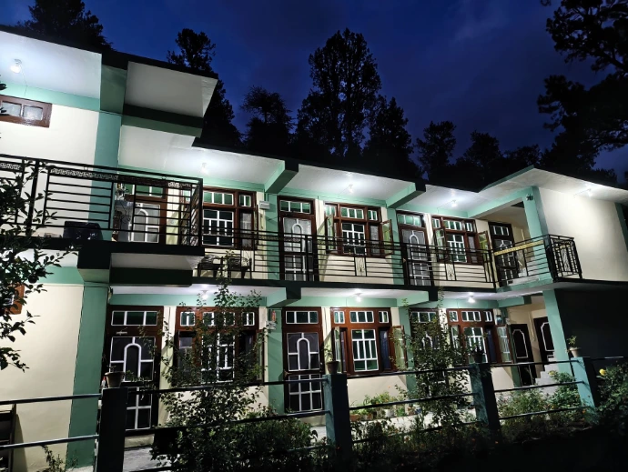 Front exterior of The Homgarang Abode homestay in Shudarang